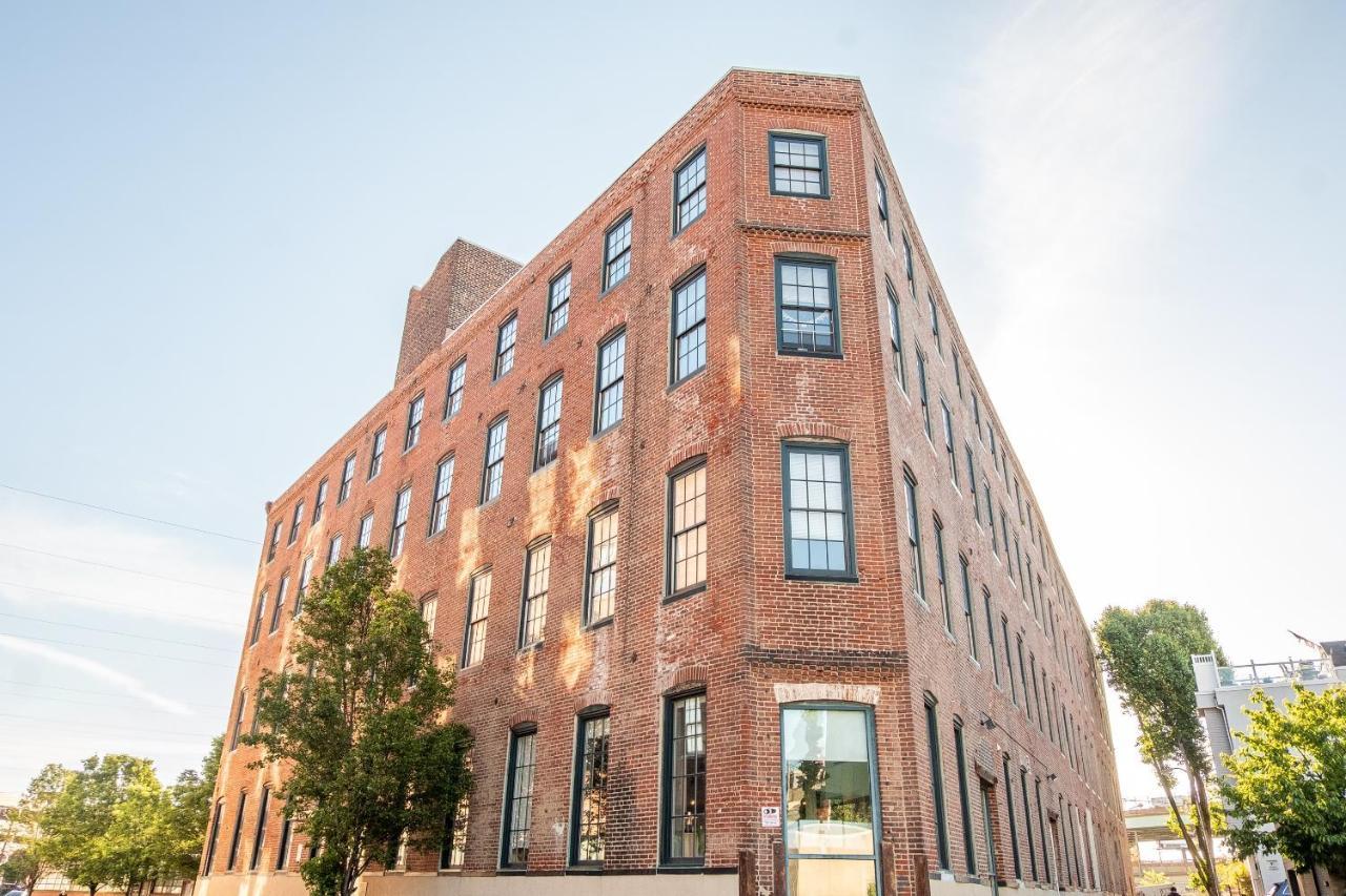 Frontdesk I Carriage Wheel Lofts Apts Philadelphia Apartment Exterior photo